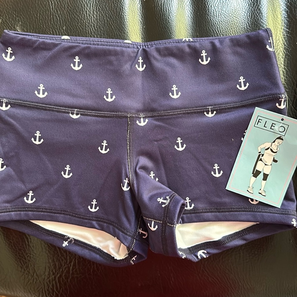 FLEO shorts
